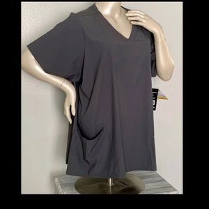 NEW! Dark Grey 4x plus size Women’s Wonder Wink 123 Scrub Top